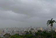 Ciclone mantém risco de chuva em BH: veja previsão do tempo para este sábado (11)