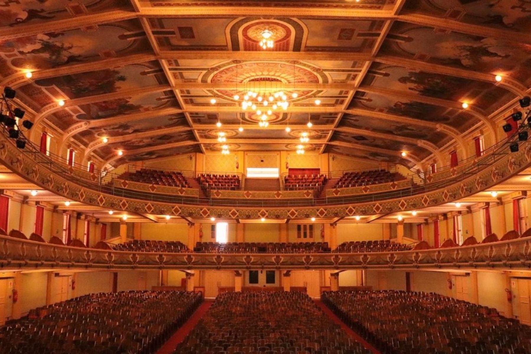 'Relicário de Memórias': livro ressalta força simbólica do Cine-Theatro Central