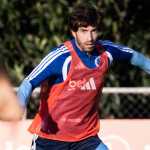 Lucas Silva comparece ao velório de torcedor do Cruzeiro atropelado por ônibus