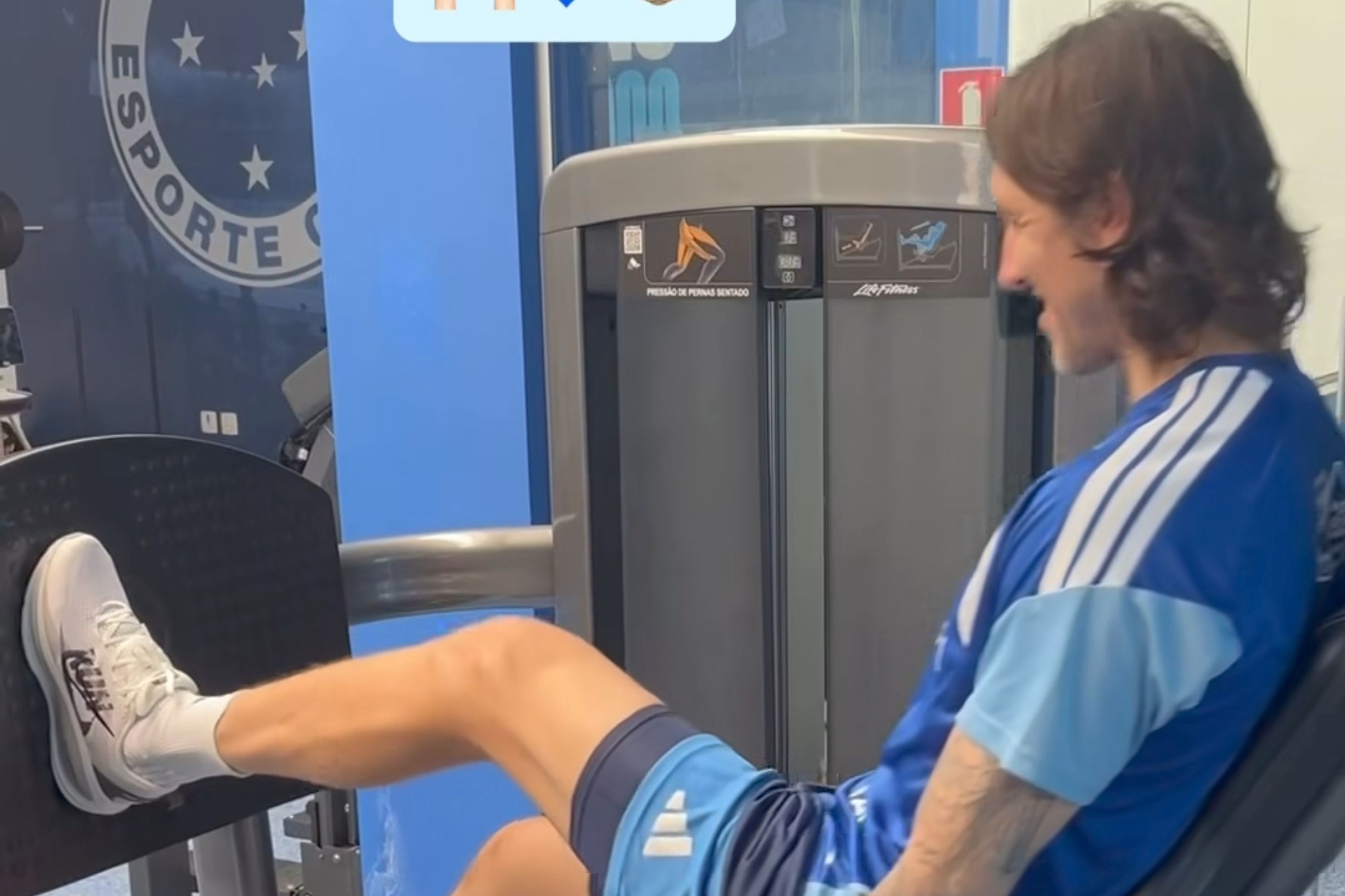 Em recuperação de lesão no joelho, Cássio vai às redes e mostra treino no Cruzeiro
