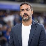 Artur Jorge reage à vitória do Cruzeiro e faz constatação sobre atuação de Néiser