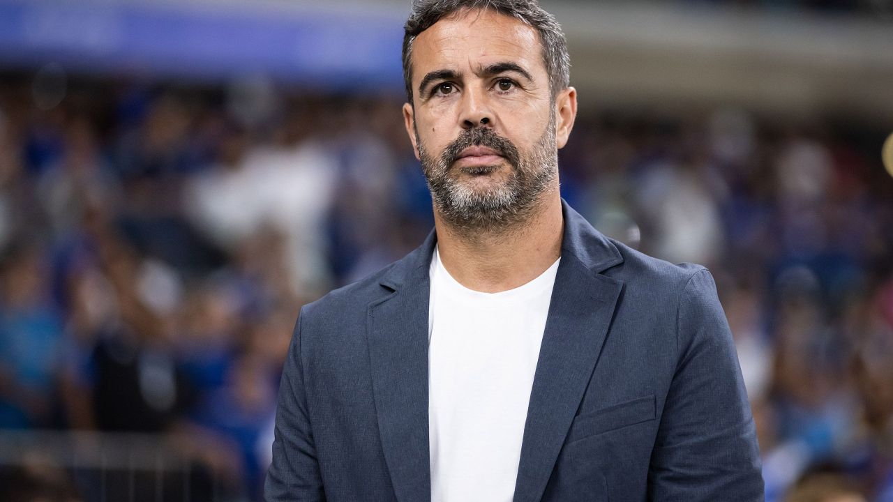 Artur Jorge exalta vitória do Cruzeiro e analisa desempenho de Néiser