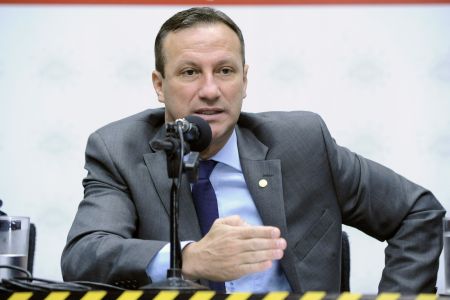 Deputado do PL aciona PGR contra PT por 'desinformação' envolvendo Flávio