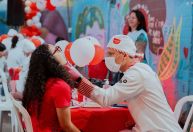 Projeto em BH leva jovens de baixa renda para atendimento odontológico gratuito