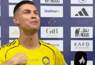 Cristiano Ronaldo discute com torcedores após vitória em clássico na Arábia Saudita
