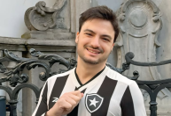 Torcedor do Botafogo, Felipe Neto se declara a ex-jogador do Atlético