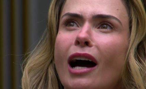 Ana Paula se emociona com fãs