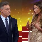 Patrícia Abravanel alerta Luciano Huck no SBT, e ele rebate: 'Não é reza brava'