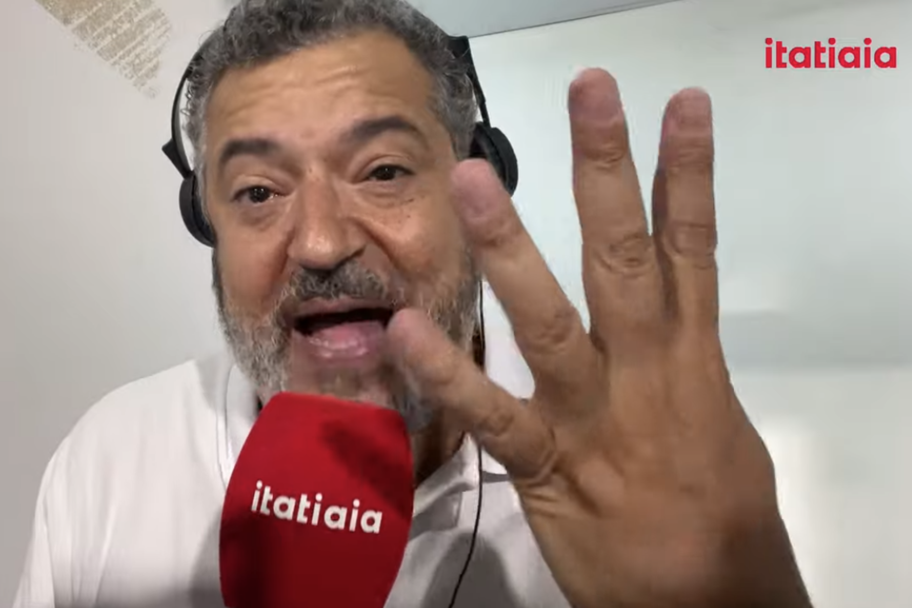 Caixa exalta goleada do Atlético e projeta Brasileirão: 'Já, já encosta lá em cima'