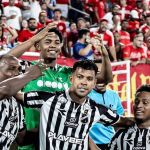 Carrasco de rival, ex-Cruzeiro alcança nova marca em tradicional clube do Nordeste