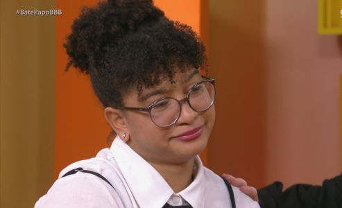 Milena se emociona ao ouvir Gil do Vigor