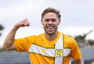 Ex-Cruzeiro e Atlético estreia por tradicional clube brasileiro com gol em clássico