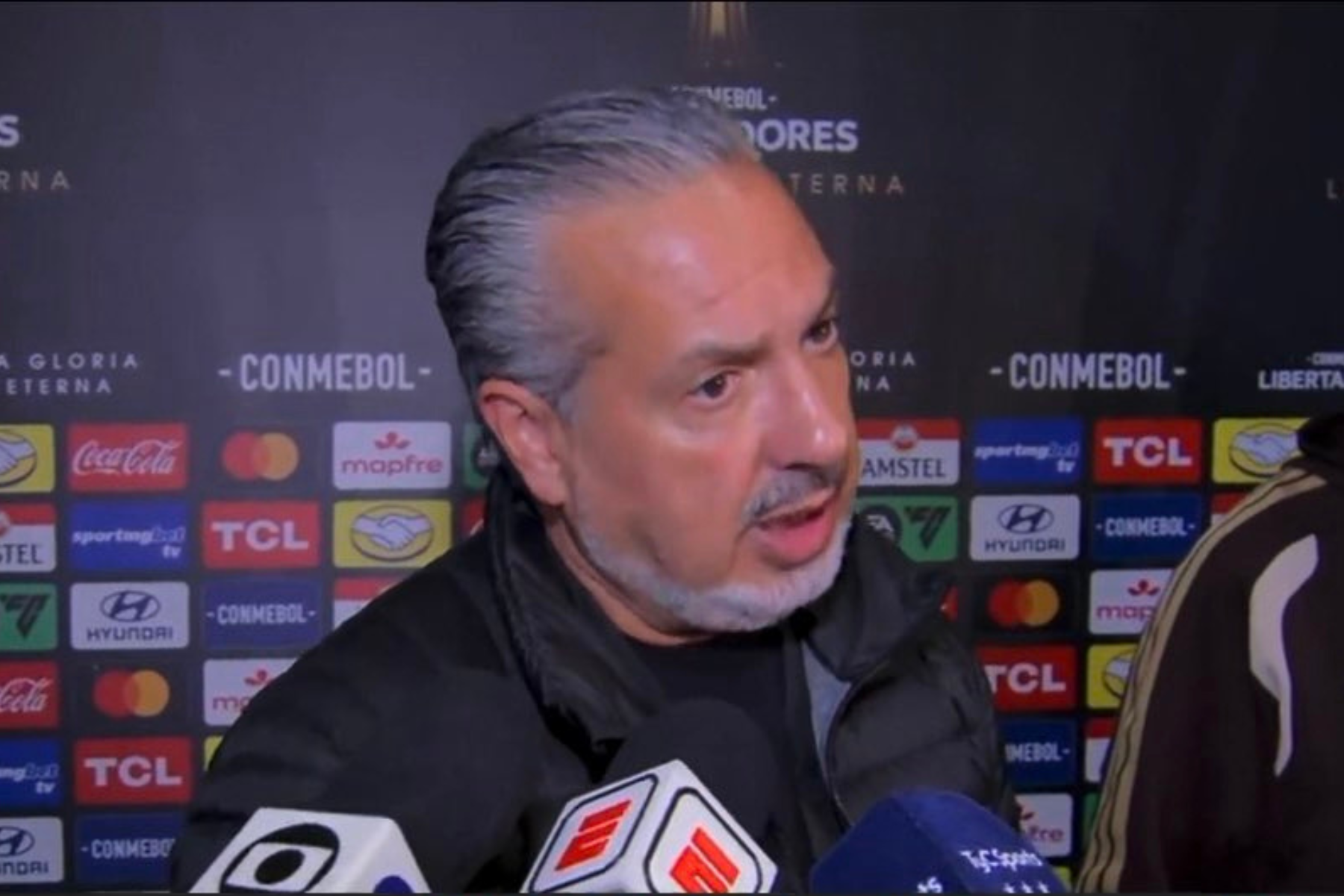 Diretor do Flamengo, Boto dispara sobre arbitragem do jogo contra o Estudiantes