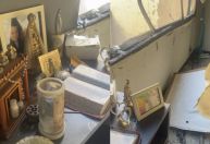 Pai de MC Gui mostra bíblia intacta após casa pegar fogo: 'Acreditem em Deus'