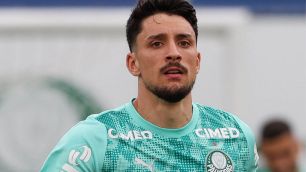 Palmeiras e Copa do Mundo: Piquerez conclui cirurgia e inicia recuperação