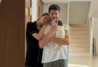 'Pariu o marido': Camila Queiroz reage ao exibir pela primeira vez o rosto da filha