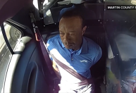 Polícia divulga vídeo da prisão de Tiger Woods, e lenda do golfe cita conversa com Trump