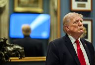 Trump ameaça destruir usinas de energia e pontes no Irã se novo acordo não for aceito