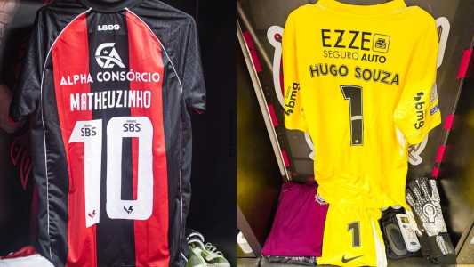 Camisas de Vitória e Corinthians no vestiário do Barradão
