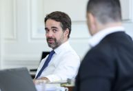 Após 'rusga' com Caiado, Leite pede desculpas e promete ajudar contra polarização