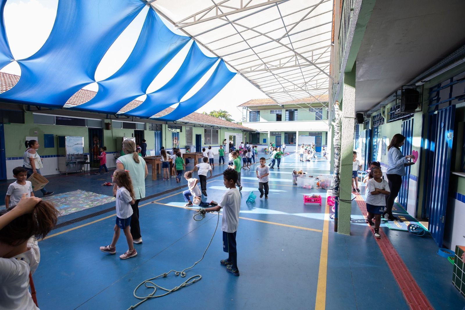 Projeto que prevê vigilância armada nas escolas é retirado de pauta na Câmara de BH