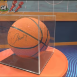 Bola autografada por Oscar Schmidt vira destaque na casa do BBB 26
