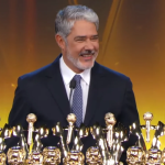 Troféu Imprensa: William Bonner atende pedido inusitado durante cerimônia