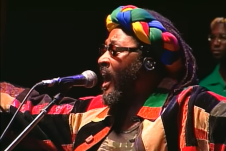 Edson Gomes é cantor e compositor há mais de 10 anos