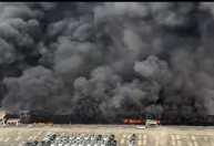 Vídeo: incêndio de grandes proporções atinge garagem da BYD na China