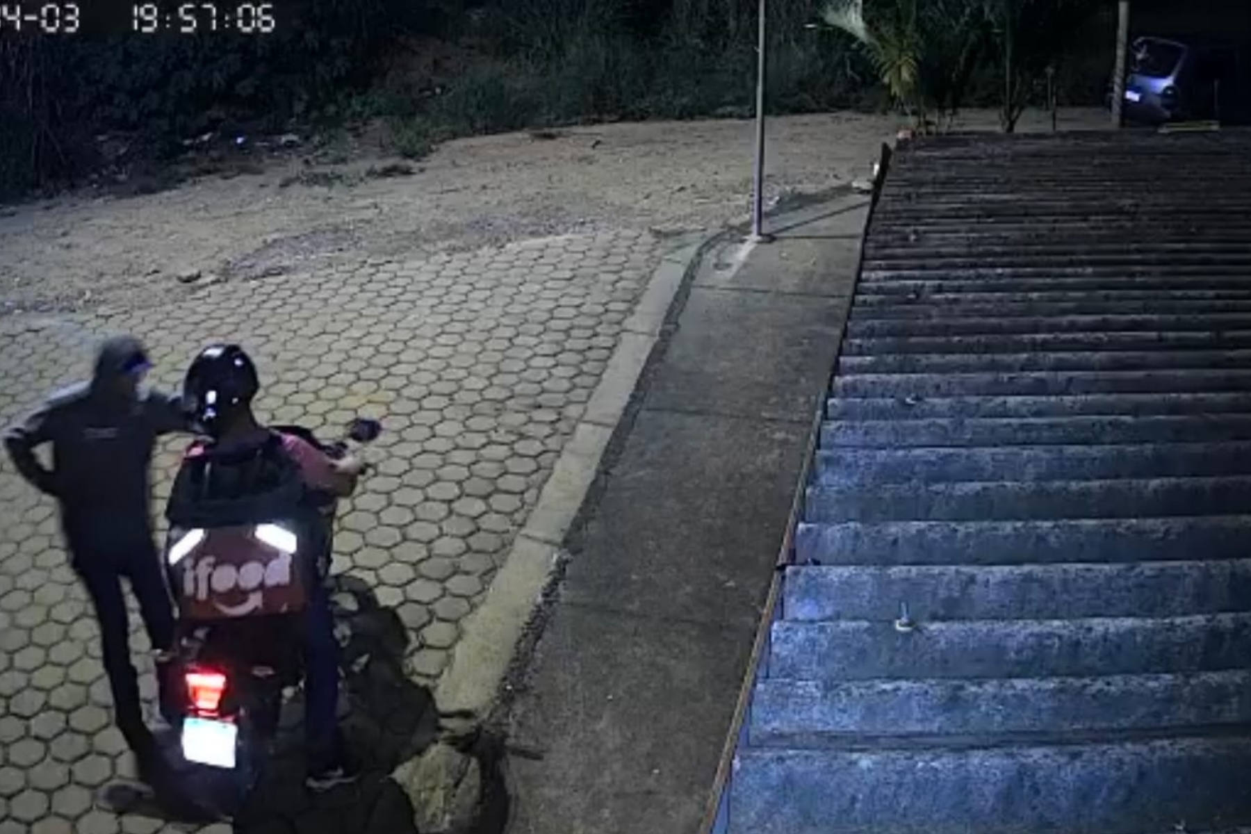 Suspeitos por morte de entregador a facadas em Fervedouro são presos