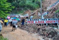 Moradores do bairro Três Moinhos protestam por falta de apoio da Prefeitura