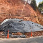 Moradores cobram limpeza e providências em rua no Bairro Santa Cecília