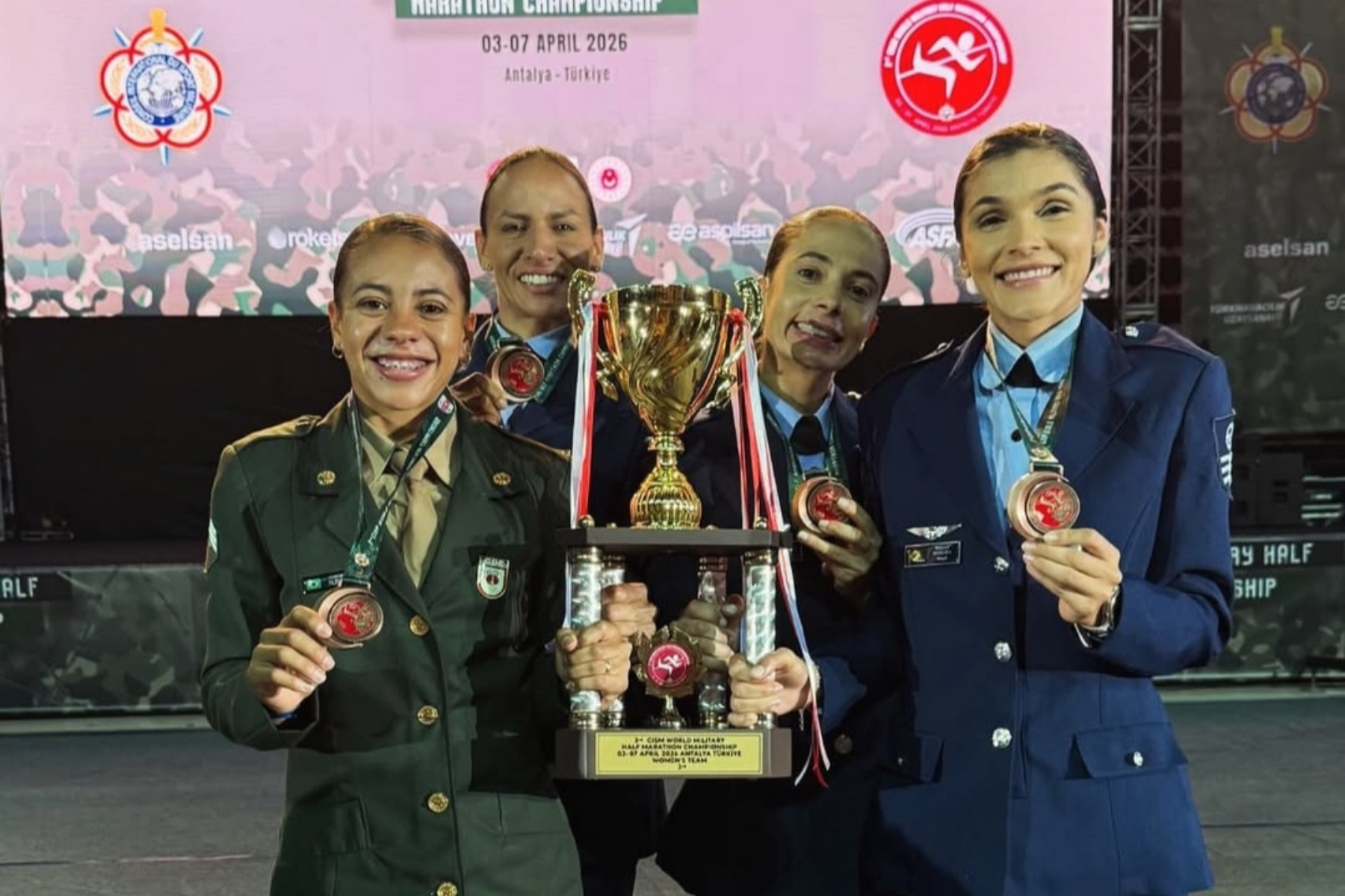 Amanda Oliveira é bronze em Mundial Militar de Meia Maratona por equipes