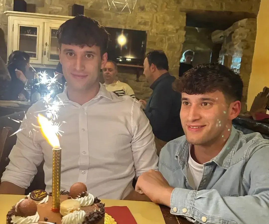 Gêmeos morrem eletrocutados e são encontrados abraçados na Itália | Rádio Itatiaia