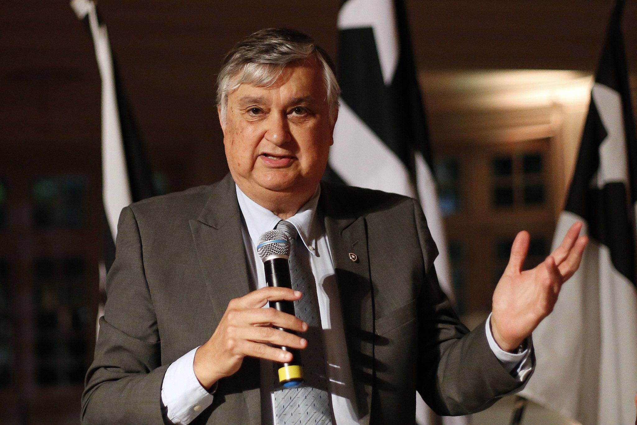 Botafogo convoca Assembleia exigida pela Justiça após afastamento de Textor