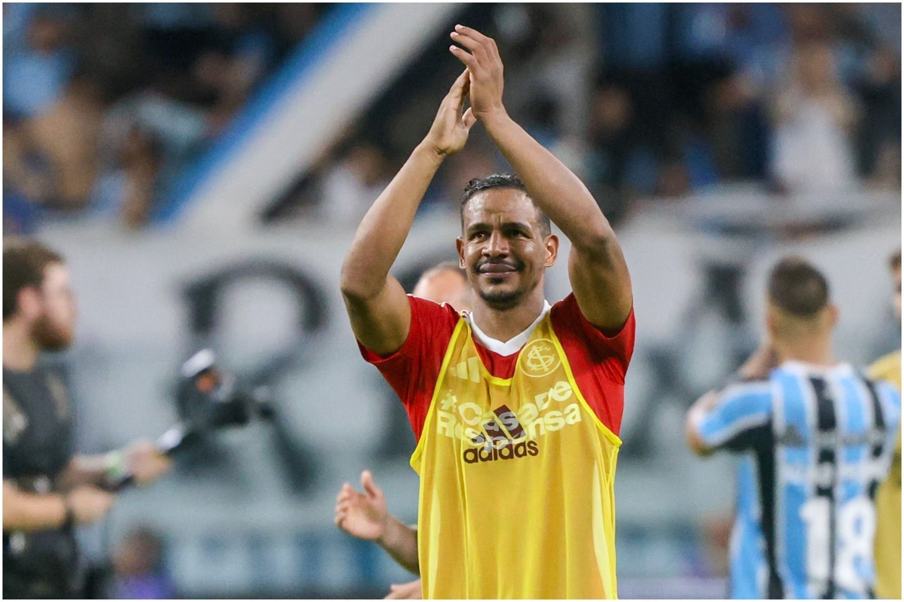 Ex-jogador de Inter e Manchester City anuncia aposentadoria aos 38 anos