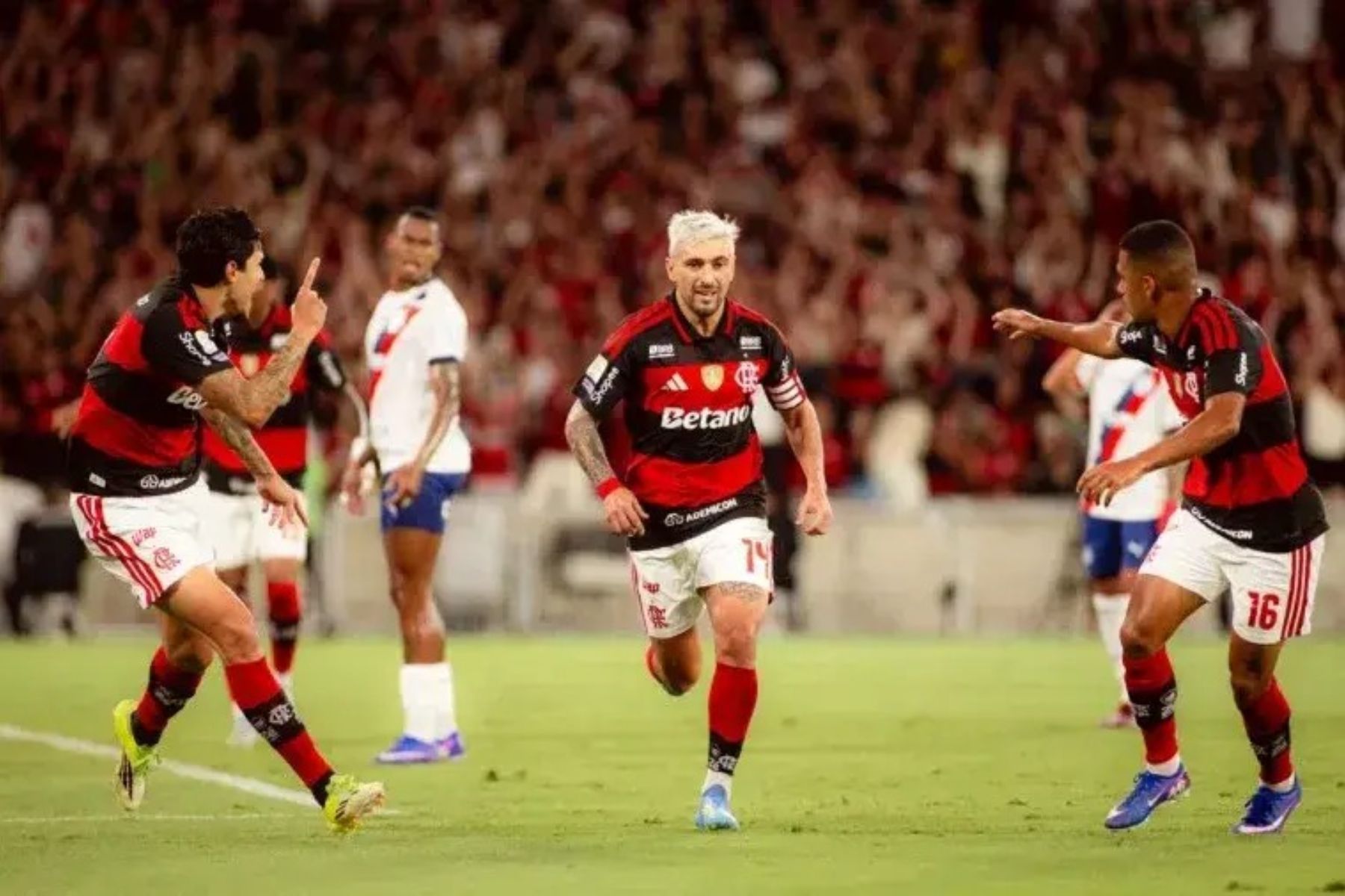 Flamengo assume liderança isolada na história dos pontos corridos
