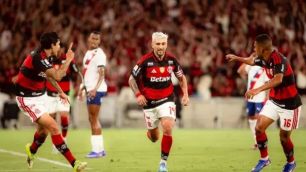 Flamengo assume liderança isolada na história dos pontos corridos