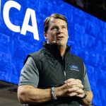 CEO da Ford alerta sobre impacto de elétricos chineses nos EUA