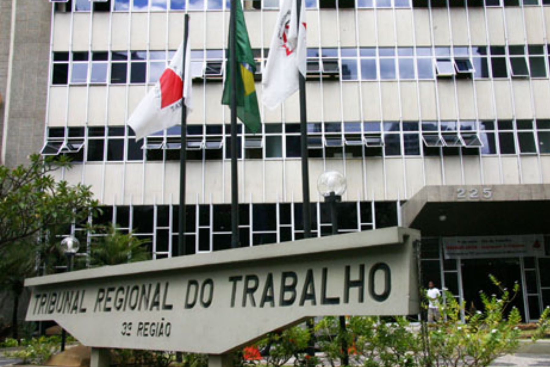 Empresa deverá indenizar motoboy que sofreu acidente em MG; entenda