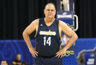 Oscar Schmidt teve parada cardiorrespiratória e chegou ao hospital sem vida