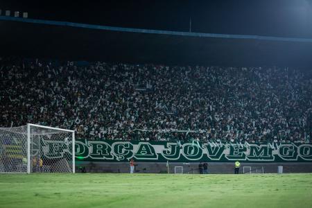 Estádio Serra Dourada em dia de jogo do Goiás