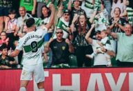 Elche vence Atlético de Madrid em casa e sai da zona de rebaixamento