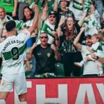 Elche vence Atlético de Madrid em casa e sai da zona de rebaixamento