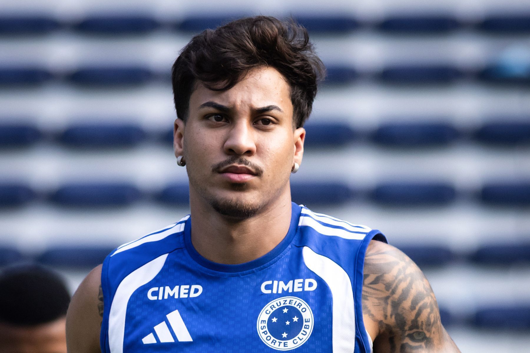 As opções de Artur Jorge para escalar o Cruzeiro contra o Grêmio pelo Brasileirão