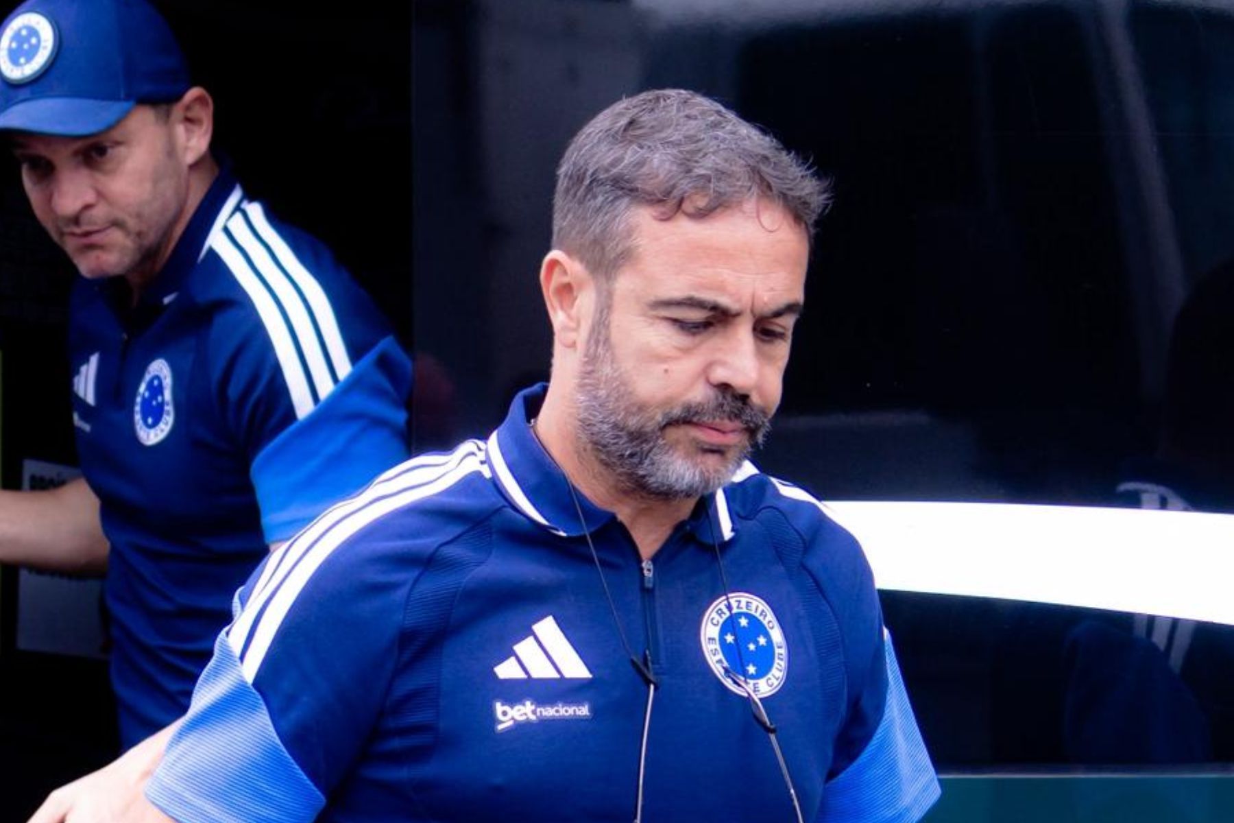 Zagueiro 'fura fila' no Cruzeiro e tem primeira chance com Artur Jorge diante do Remo