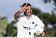 Artur Jorge explica escolhas e sinaliza como deve escalar Cruzeiro contra o Grêmio