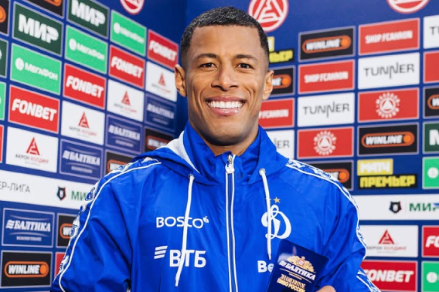 Ex-Cruzeiro vive boa fase após lesão e é eleito melhor em campo na Rússia