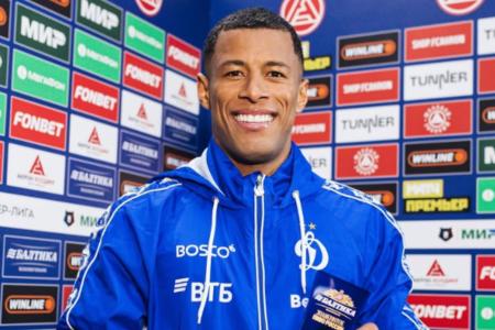 Arthut Gomes após ganhar prêmio de MVP em jogo pela Campeonato Russo em 13/04/2026