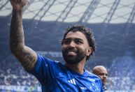 Cruzeiro gastou mais de R$ 140 milhões em luvas e comissões em 2025; veja detalhes